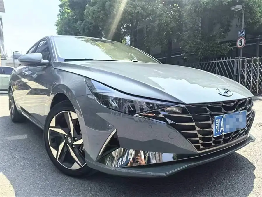 Elantra 2022 1.5L CVT LUX Edition