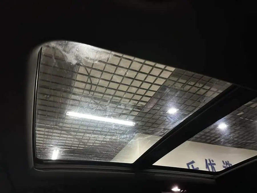 Cadillac XT4 2021 28T Two-Wheel Drive Technical Model