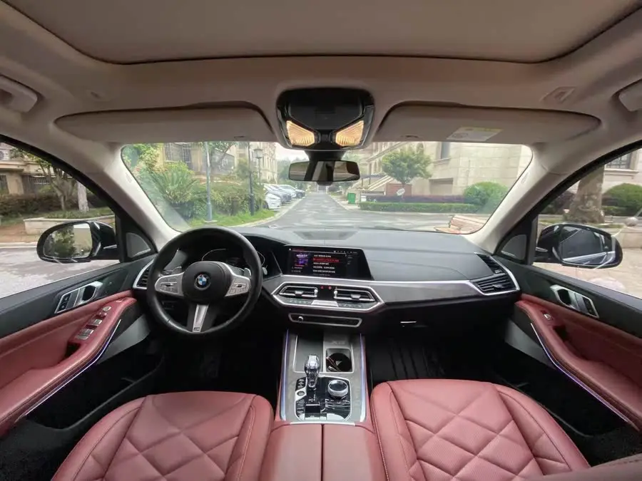 BMW X5 2023 xDrive 30Li 尊享型M运动套装