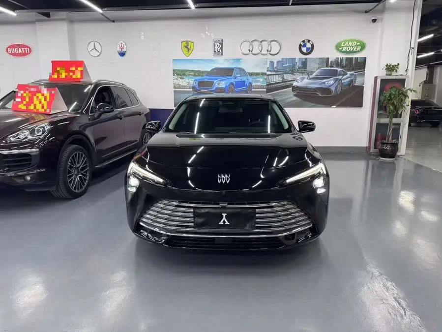 بيوك لاغروس 2023 28T إصدار بريميوم