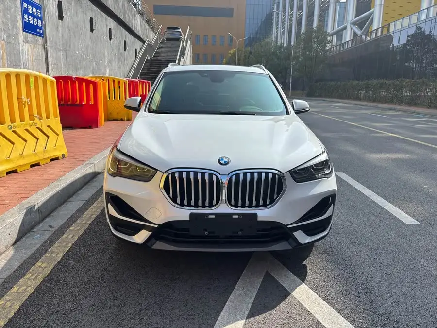 BMW X1 2020 sDrive25Li Leading Edition