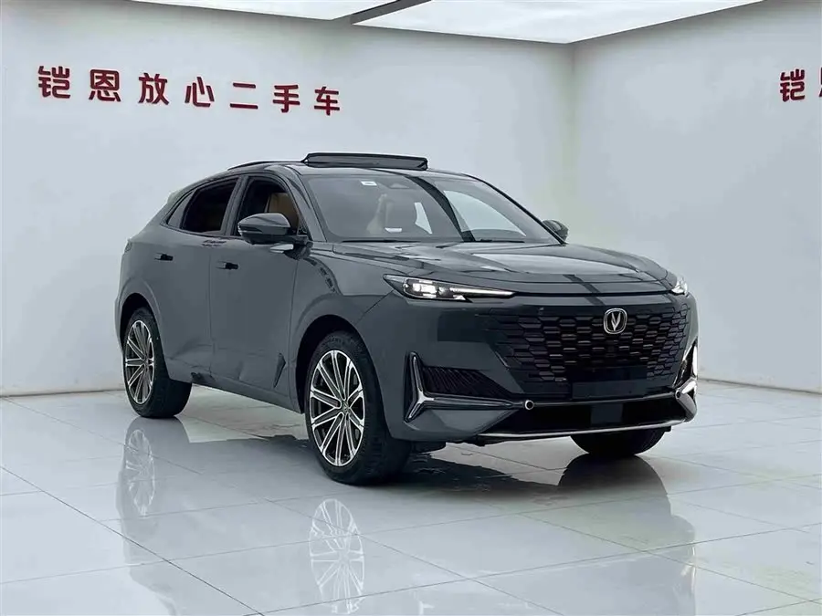 تشانجان UNI-K 2021 2.0T بنسخة الدفع الرباعي الفاخرة