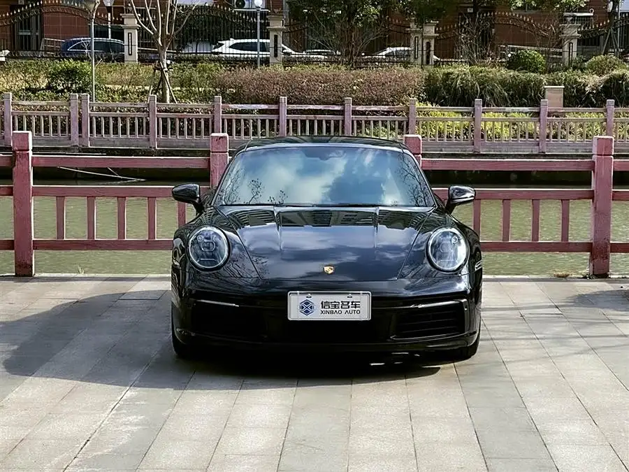 بورش 911 طراز 2023 كاريرا 3.0T