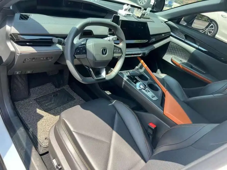 Changan UNI-V 2022 1.5T Premium