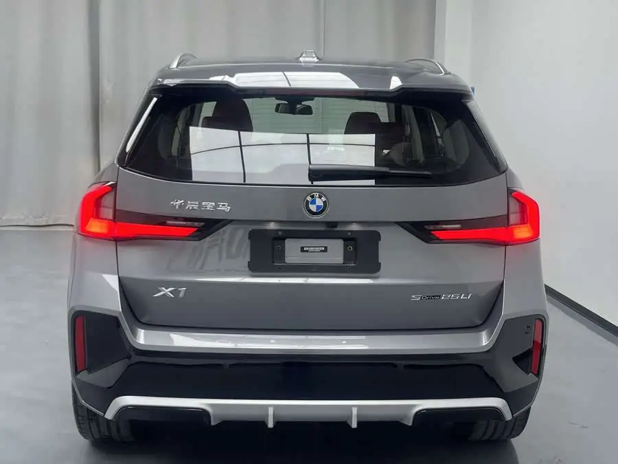 BMW X1 2023 xDrive25Li X Design Package