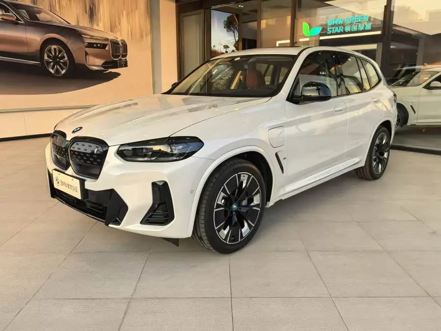 BMW iX3 2024 Leading Model