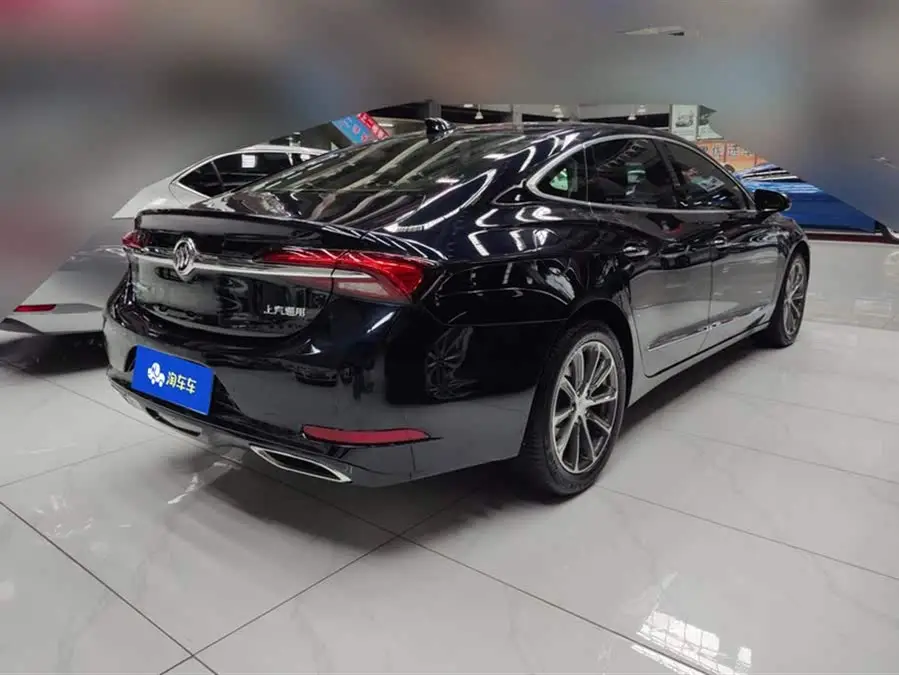 بيوك لاكروس 2022 652T فاخرة