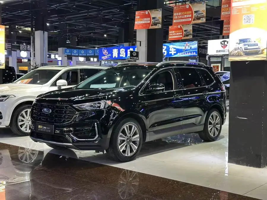 2021 Ford Edge PLUS EcoBoost 245 Two-Wheel Drive Platinum 5-Seater