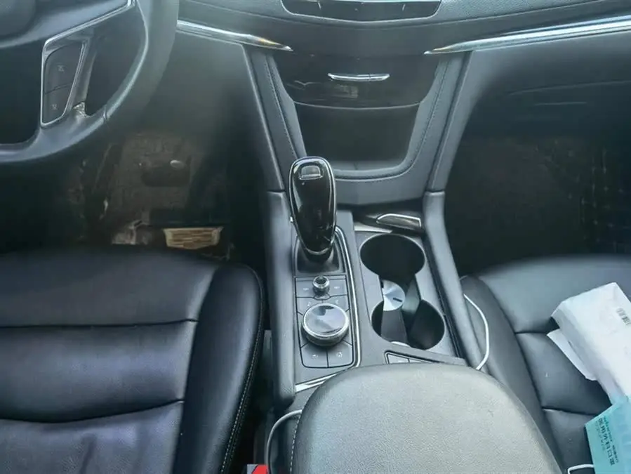 كاديلاك XT5 2021 28T الفاخرة