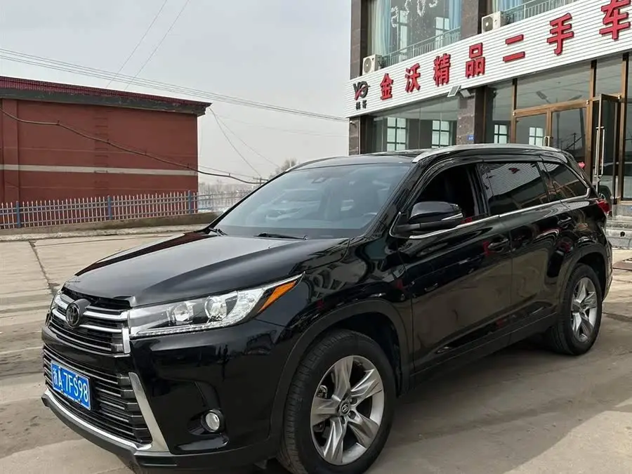 Highlander 2018 2.0T AWD Premium 7-Seater National VI