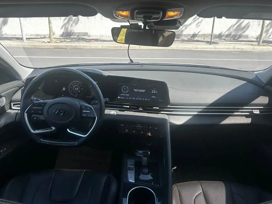 Elantra 2022 1.5L CVT LUX Premium