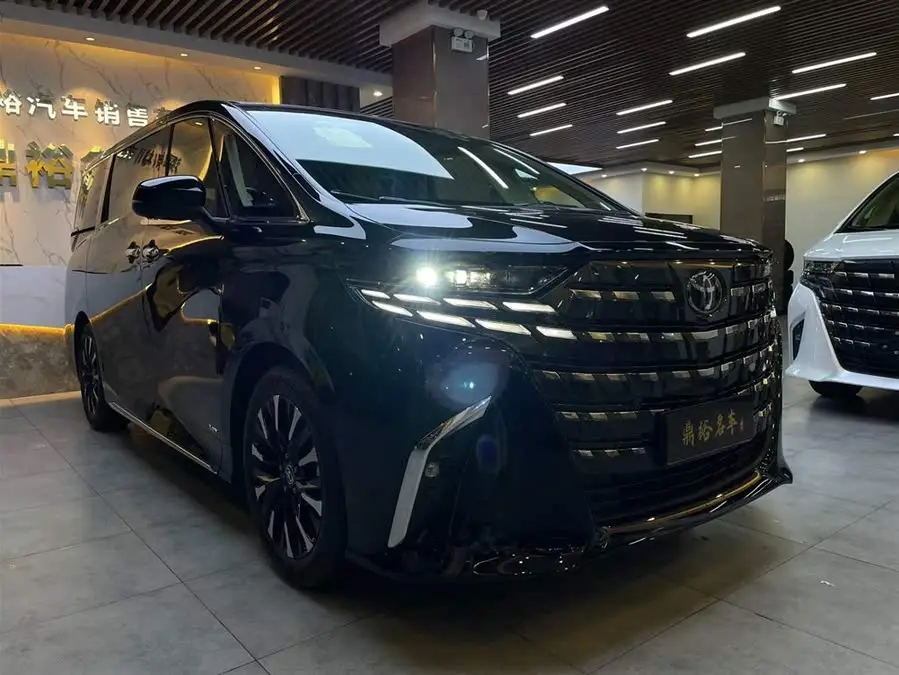 ألفارد 2024 بمحرك مزدوج 2.5 لتر نسخة فاخرة