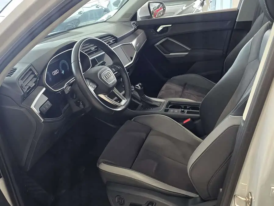 Audi Q3 2023 35 TFSI Progressiv Dynamic (1.4T)