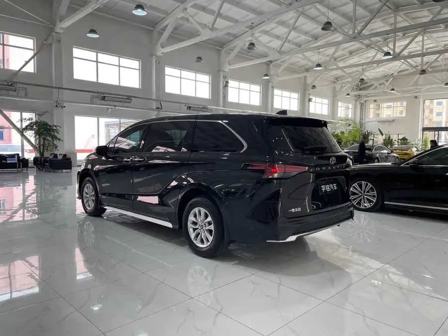 غريفيا 2024 نسخة هجين 2.5 لتر للراحة