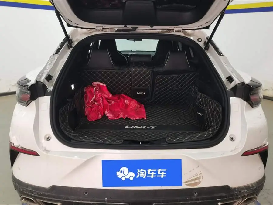 شانغن UNI-T 2022 1.5T الفاخرة