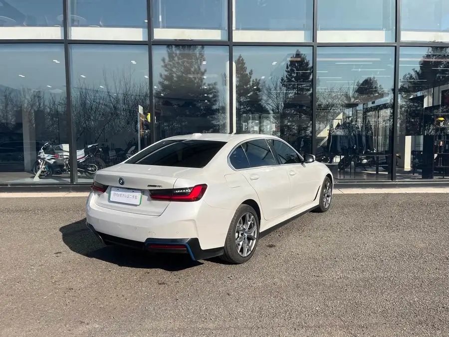 BMW i3 2022 eDrive 35 L