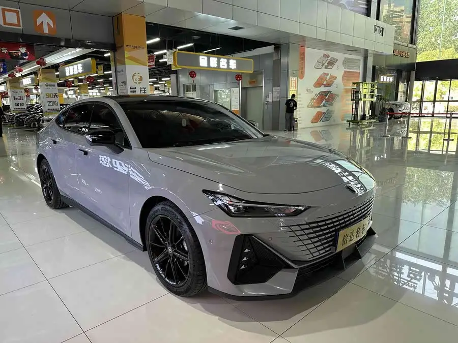 تشونغآن UNI-V 2022 1.5T إصدار الملاحة الذكية