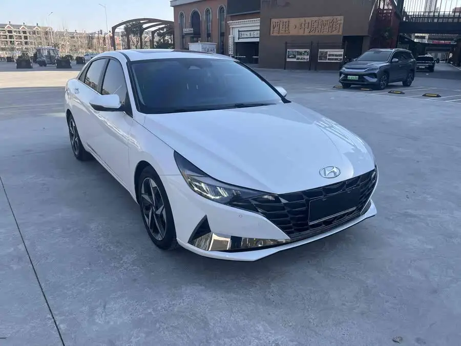 إيلانtra 2022 1.5L CVT LUX النسخة الفاخرة