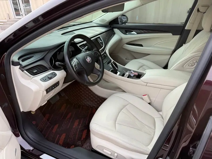 بيك 2022 أفينير