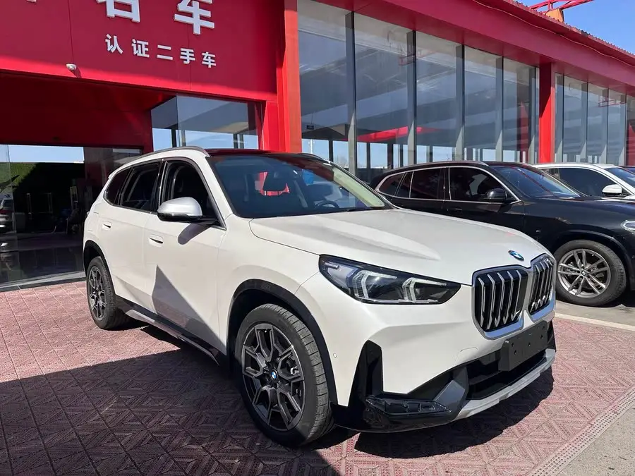 بي إم دبليو X1 2023 xDrive25Li حزمة تصميم X