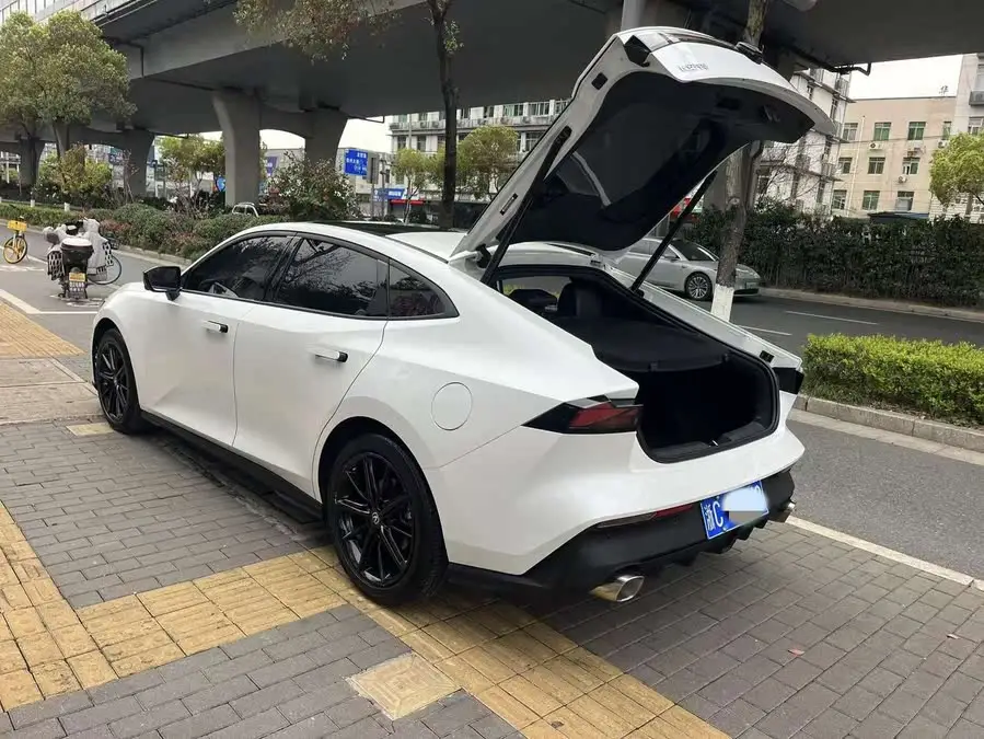 Changan UNI-V 2023 1.5T Premium