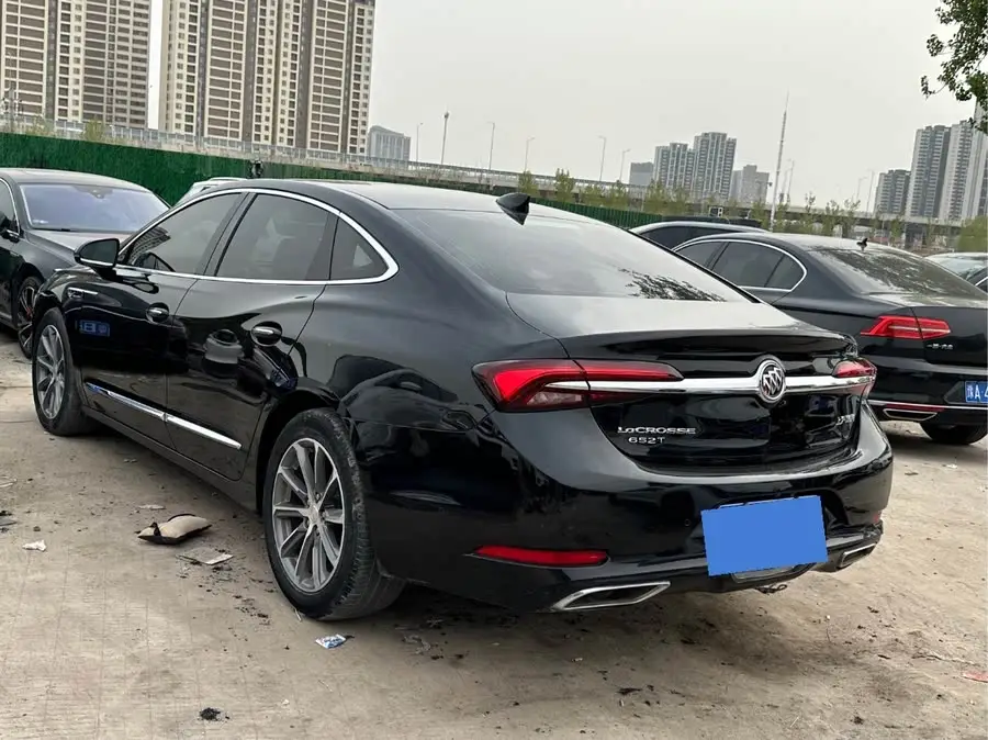 بيوك لاكروس 2021 652T البريميوم