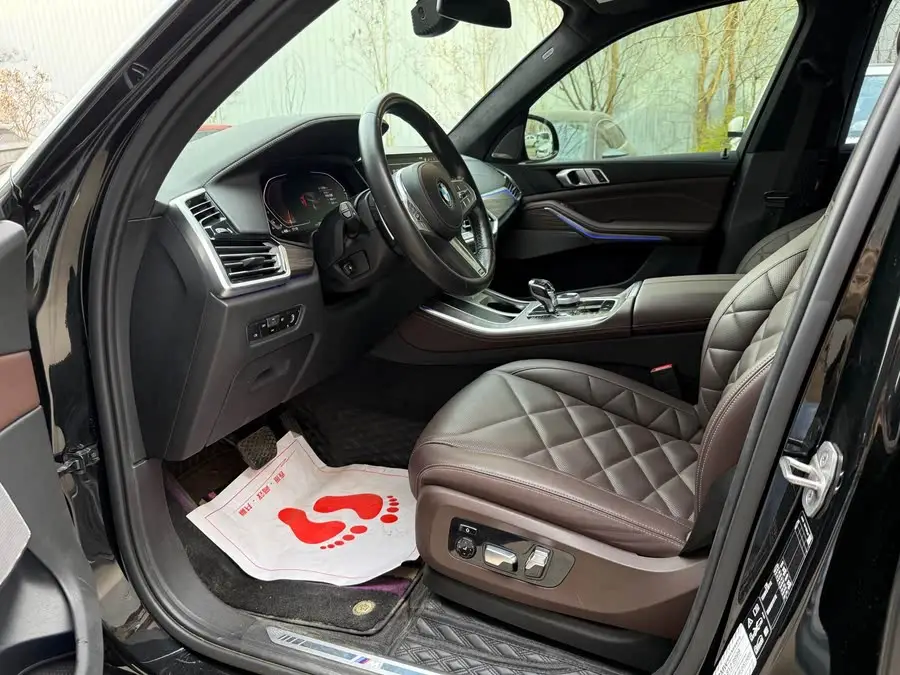 BMW X5 2022 xDrive 40Li M Sport Package