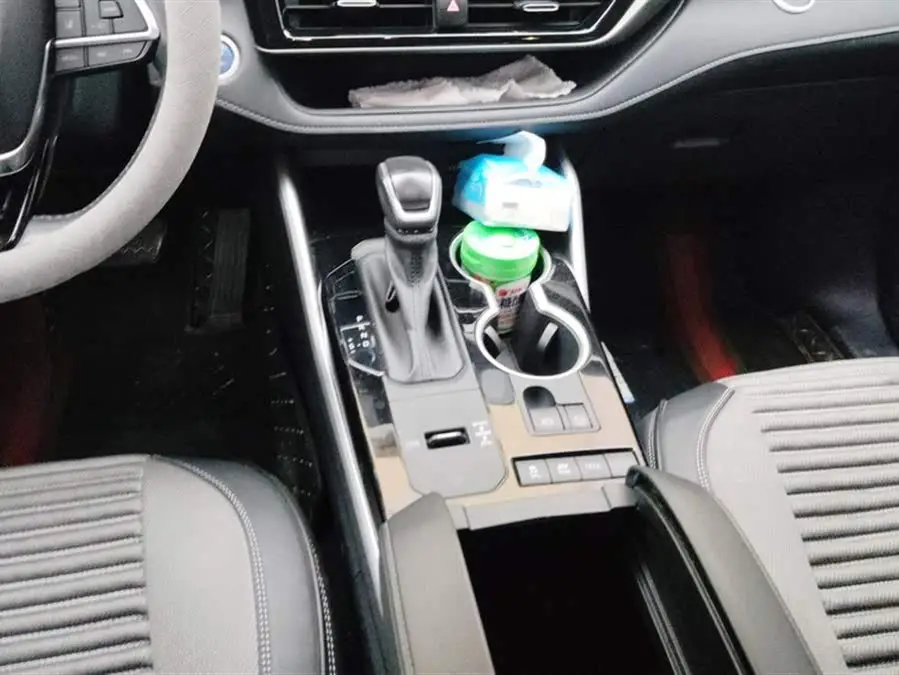 Highlander 2022 Model Hybrid 2.5L All-Wheel Drive Premium Version 7-Seater