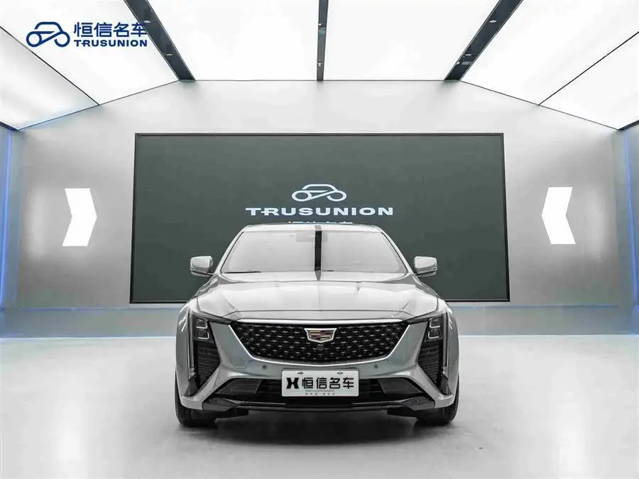 كاديلاك CT5 2024 طراز 28T الفاخر Pro