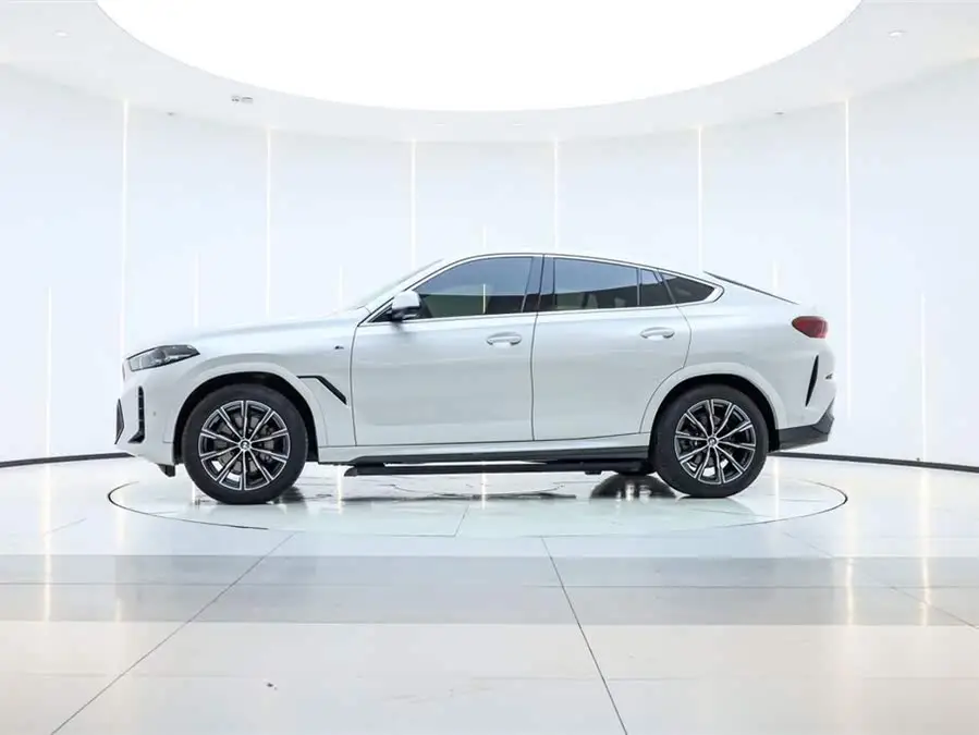 بي إم دبليو X6 2023 xDrive30i حزمة M الرياضية