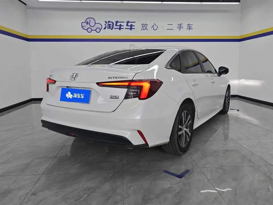 2023 Model 240TURBO CVT Leading Edition