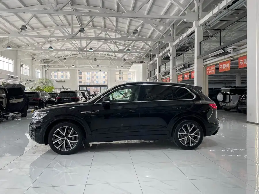 Touareg 2023 3.0 TSI R-Line Classic Sport Package