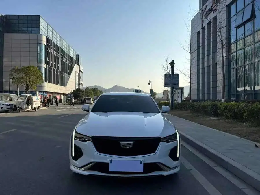 Cadillac CT4 2022 28T Luxury