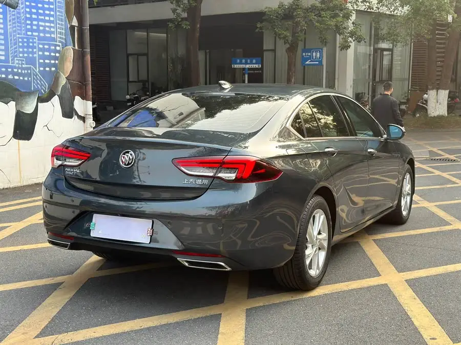 2021 بايك Regal 552T النخبة