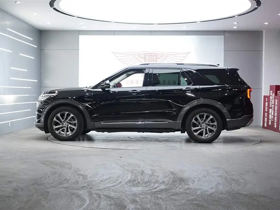 مستكشف 2023 EcoBoost 285 نسخة الدفع الخلفي الأنيقة 7 مقاعد