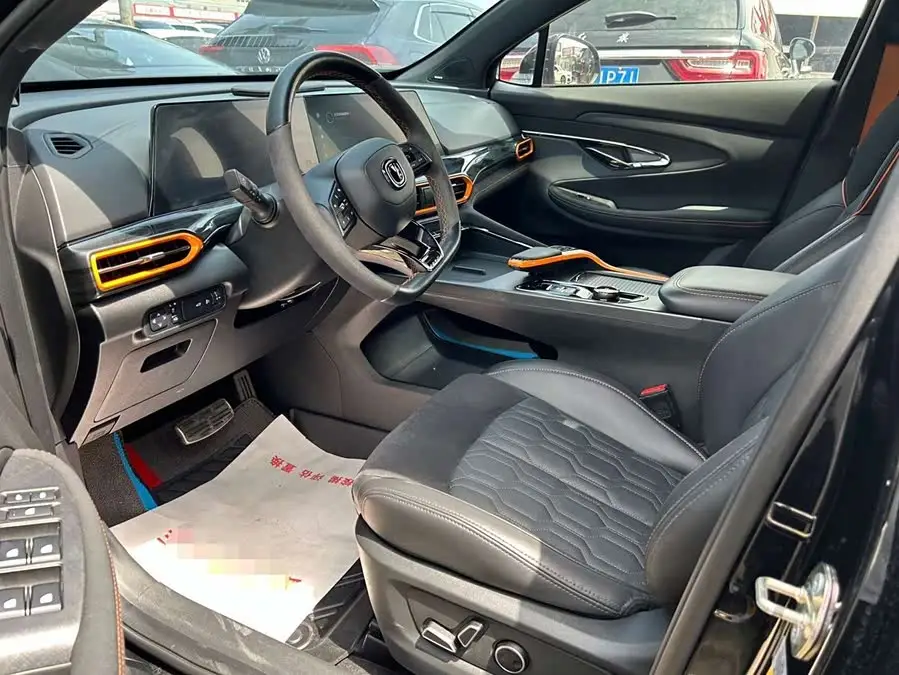 تشانجان UNI-T 2022 2.0T الفاخرة