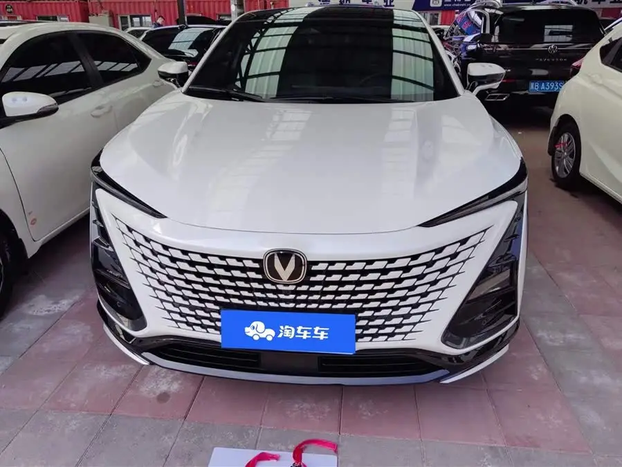 شانجان UNI-T 2023 الطراز الثاني 1.5T النسخة الفاخرة