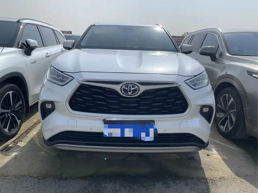 هايلاندر 2022 طراز هجين 2.5 لتر دفع رباعي فاخر 7 مقاعد