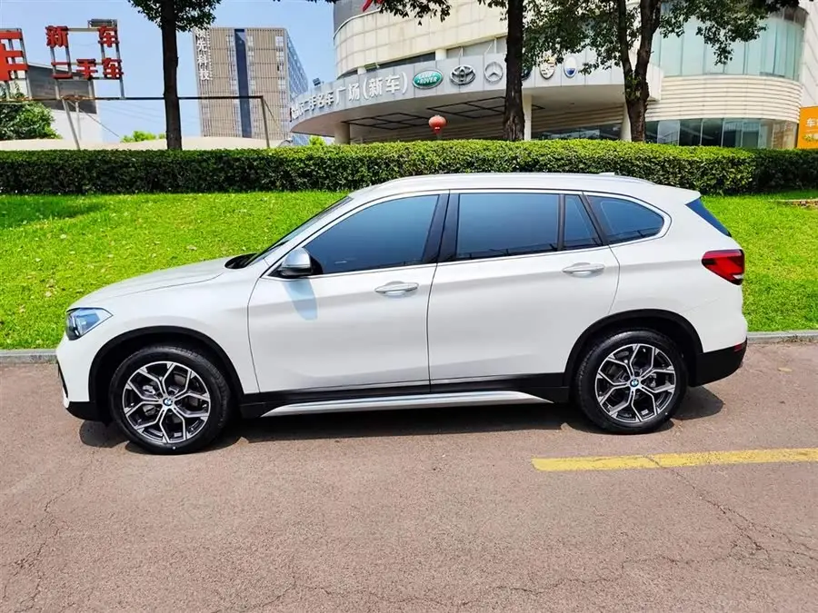 بي إم دبليو X1 2022 sDrive20Li إصدار فاخر