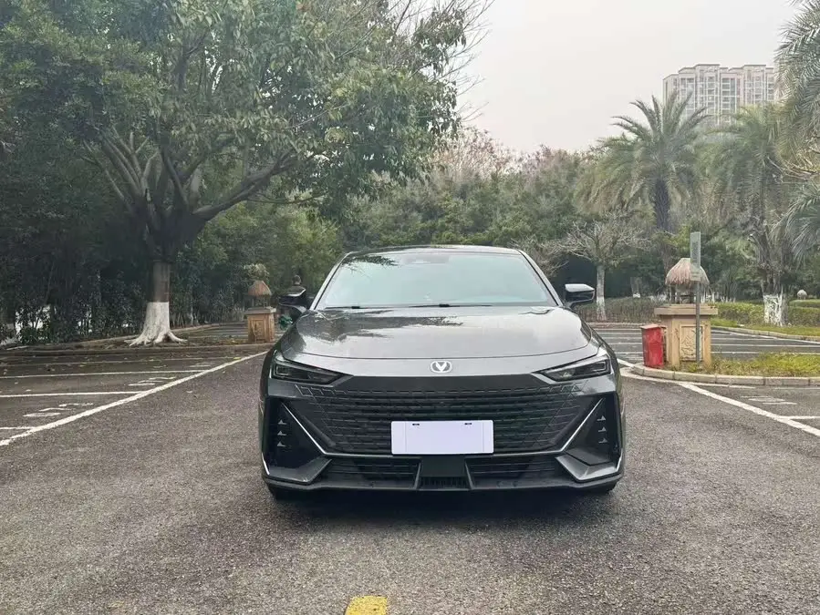 Changan UNI-V 2023 1.5T Premium