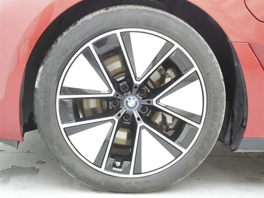 بي إم دبليو i3 2022 eDrive 35 L