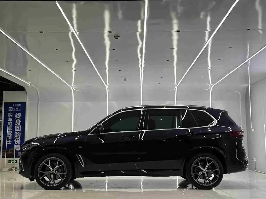 بي إم دبليو X5 2022 xDrive 40Li باقة M الرياضية