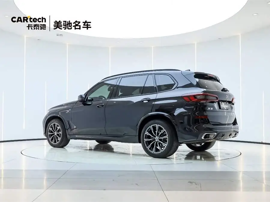 BMW X5 2022 xDrive 40Li M Sport Package