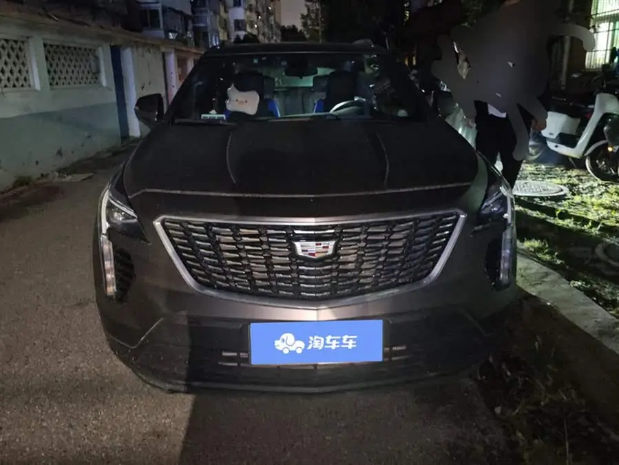 Cadillac XT4 2022 28T FWD Luxury