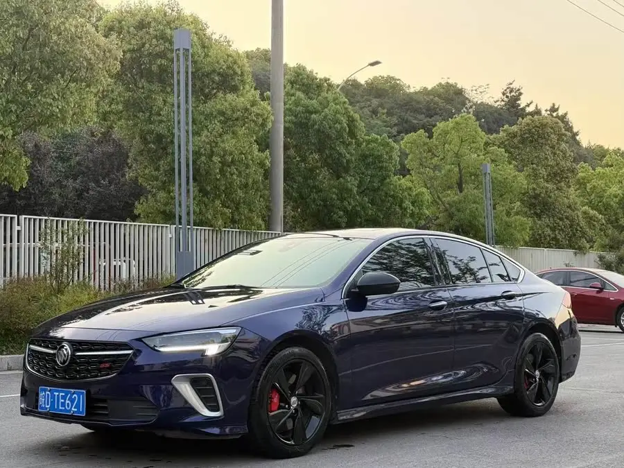 بيوك ريجال 2021 GS 28T المميزة