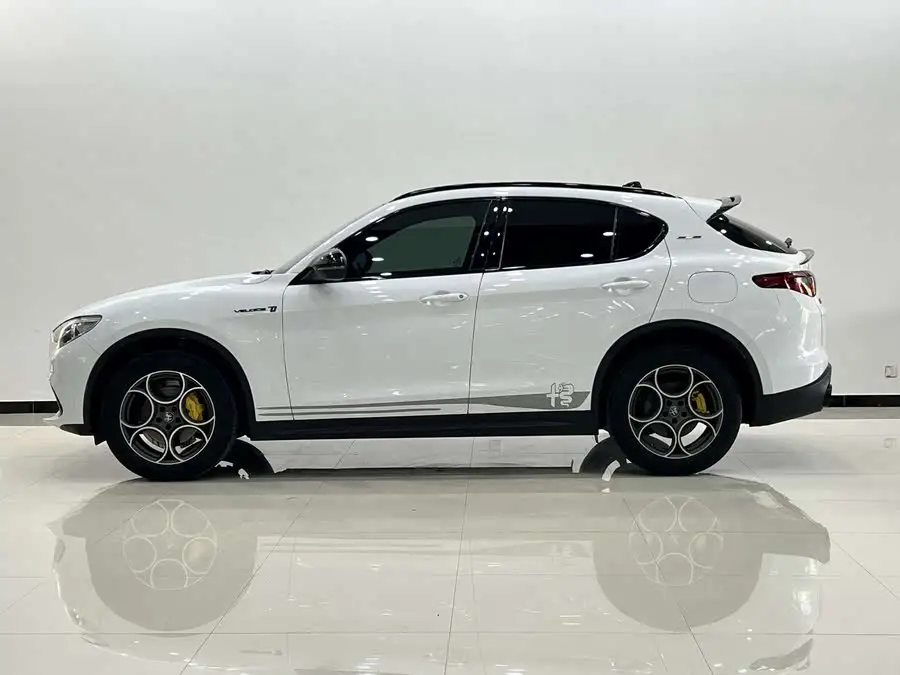 Stelvio 2020 Model 2.0T 280HP Luxury Edition