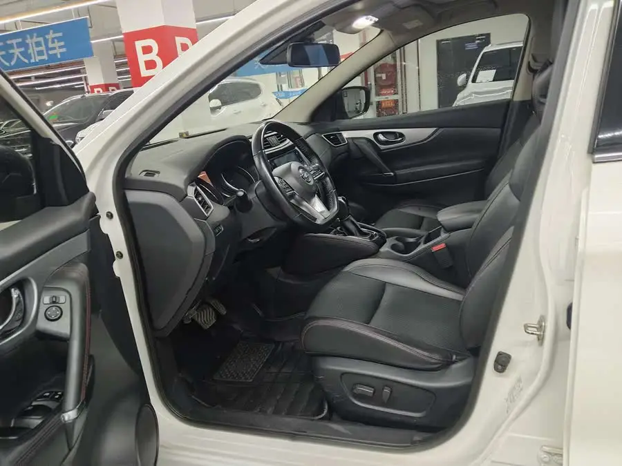 نيسان قاشقاي 2019 2.0 لتر CVT الفاخرة