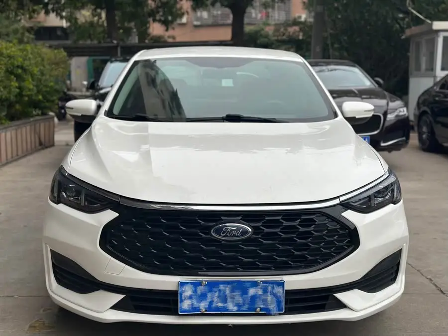 Ford Focus 2021 1.5L Automatic Golden Edition