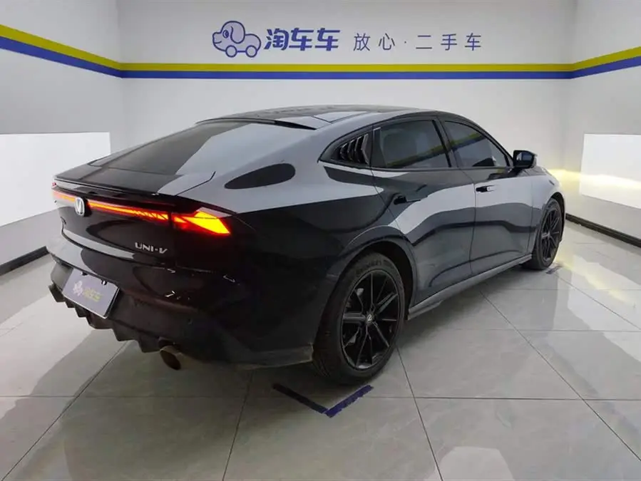 Changan UNI-V 2022 1.5T Premium