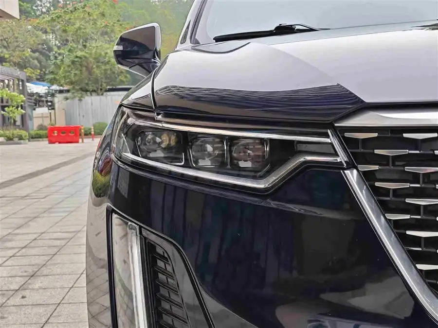 كاديلاك XT6 2022 2.0T فاخرة بخمسة مقاعد ودفع رباعي